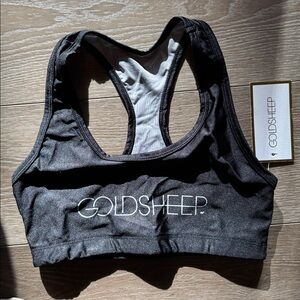 GOLDSHEEP NWT plain black design workout top, 
Great as a gift